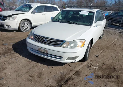 2000 Toyota Avalon Xls z USA, uszkodzony, nr VIN 4T1BF28B0YU020175